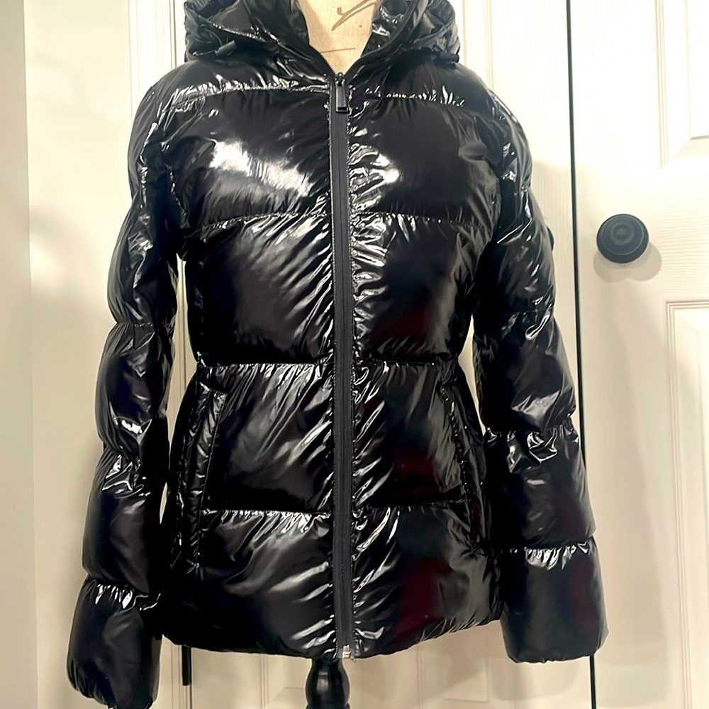 BCBG shiny puffer
